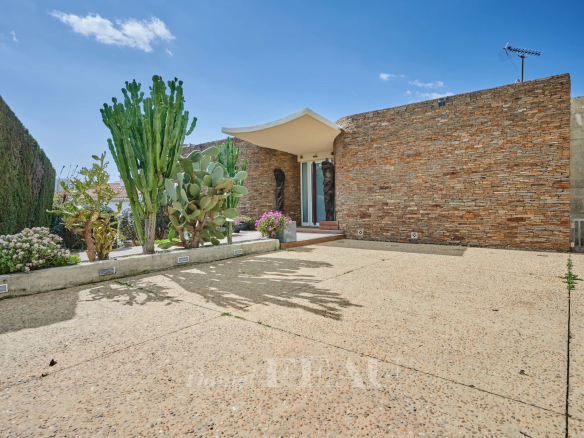 Marseille 8ème – Maison d’architecte dans un domaine fermé