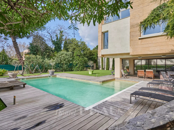 Marseille 8ème – Maison d’architecte dans un domaine fermé