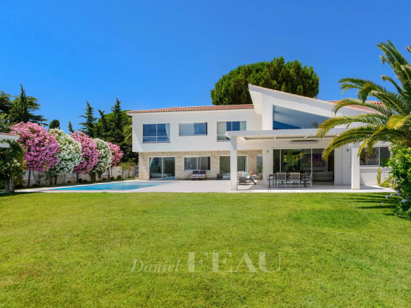 Saint-Cyr-sur-Mer – Les Lecques – Contemporary villa