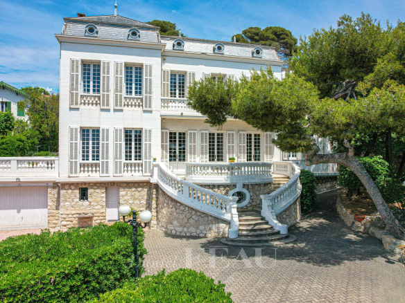 Marseille 7th – Mansion with sea view.