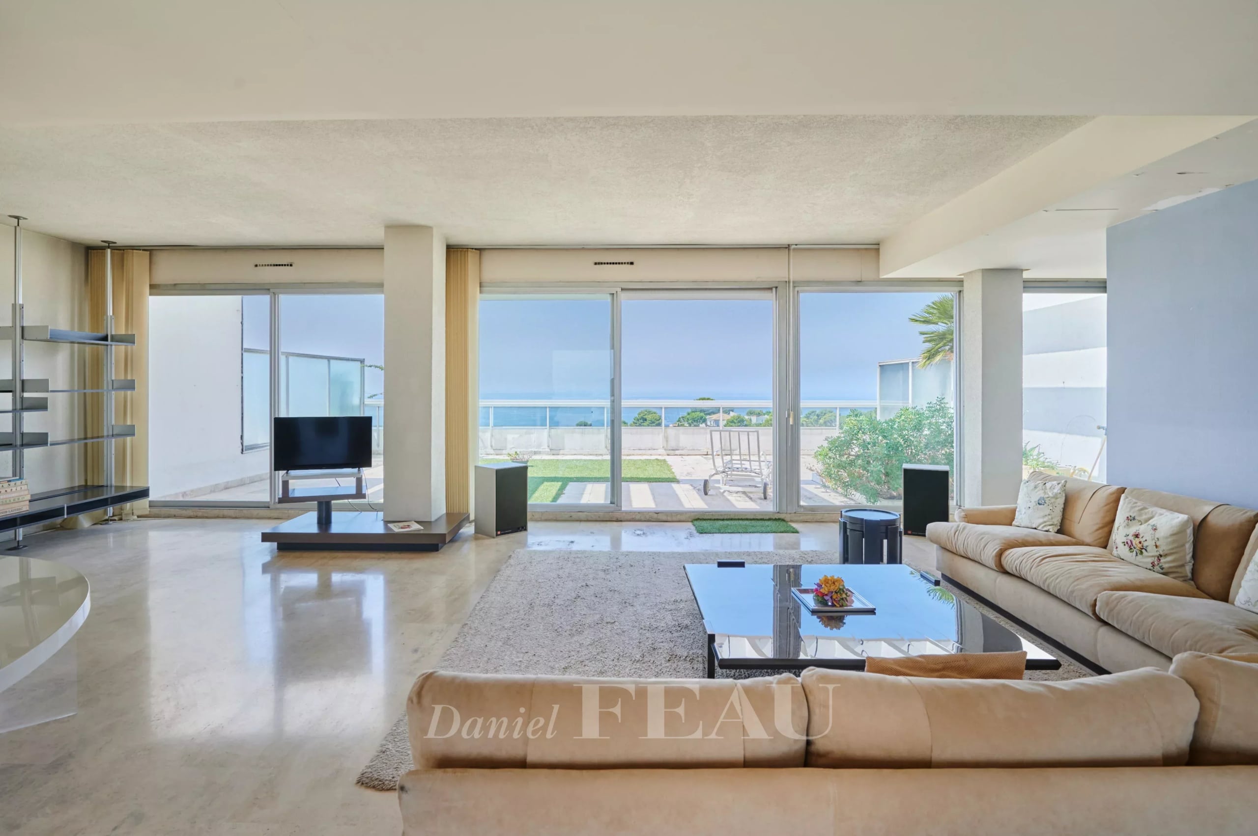 Appartement avec vue panoramique à Marseille 8ème Salon lumineux avec vue sur la mer, Marseille 8ème, appartement de 215 m².