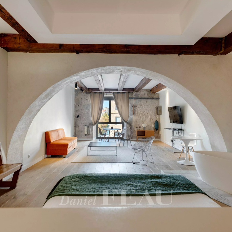 Luxury real estate photo | Charming Properties