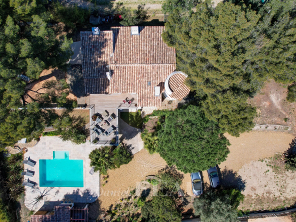Saint-Cyr-sur-Mer – Villa familiale avec piscine + permis