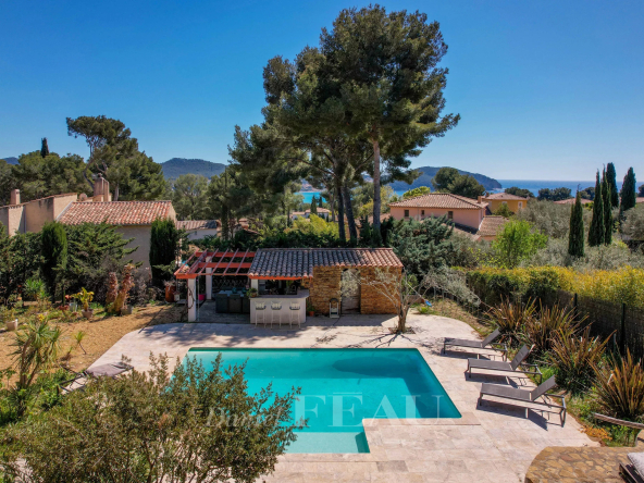Saint-Cyr-sur-Mer – Villa familiale avec piscine + permis