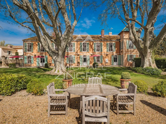 Somptueuse propriété entre Alpilles et Camargue