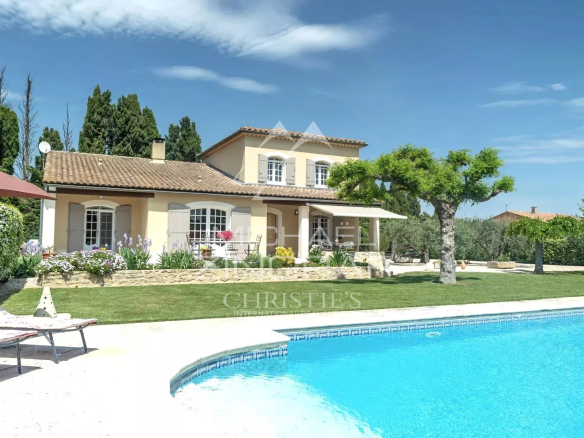 Provençal house near Saint-Remy-de-Provence