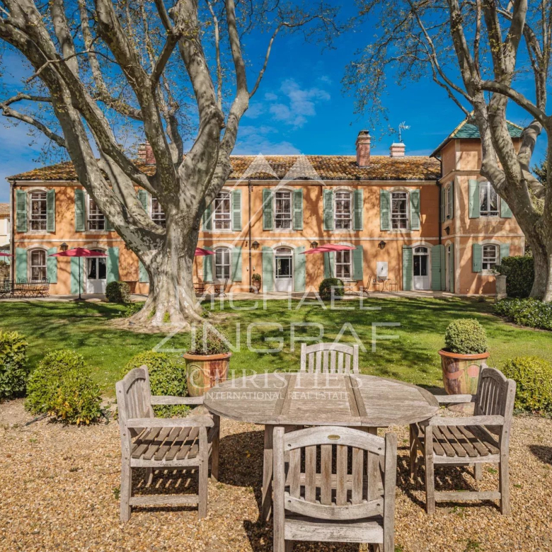 Luxury real estate photo | Charming Properties