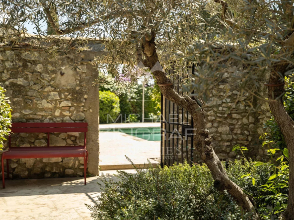 Exceptional village house, with swimming pool
