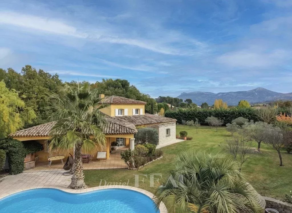 Aups – Maison contemporaine de plain-pied au calme absolu