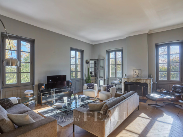 Aix en Provence – Appartement de standing dans un chateau