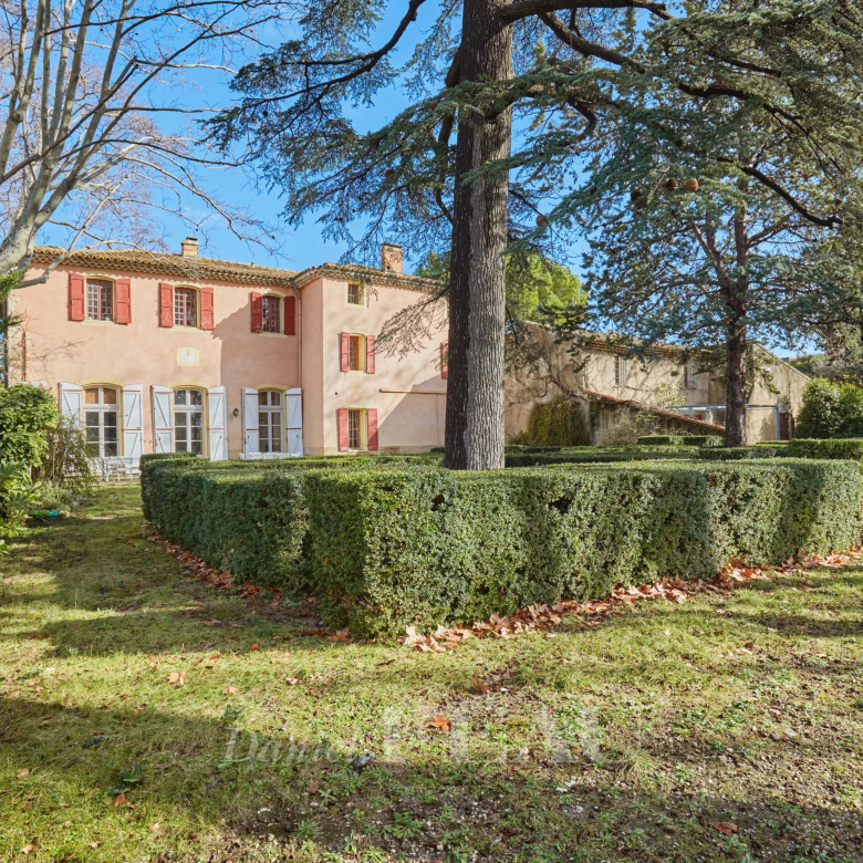 Aix en Provence – Appartement bourgeois en centre-ville