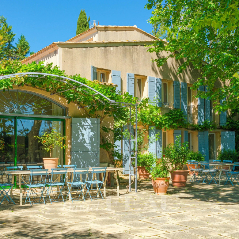 Aix en Provence – Appartement de standing dans un chateau