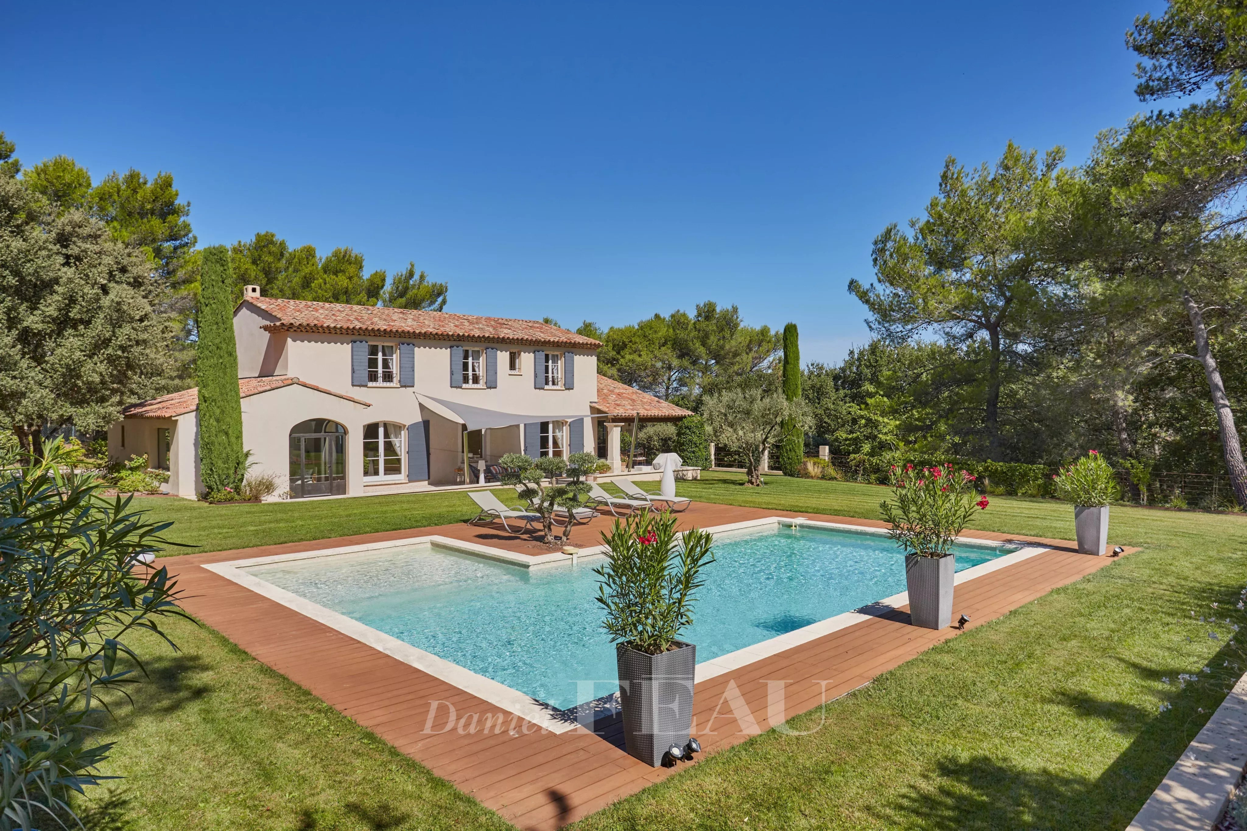 607dfc3d20585985e639a9a7543dcd4e_e403e503d2_4096-original