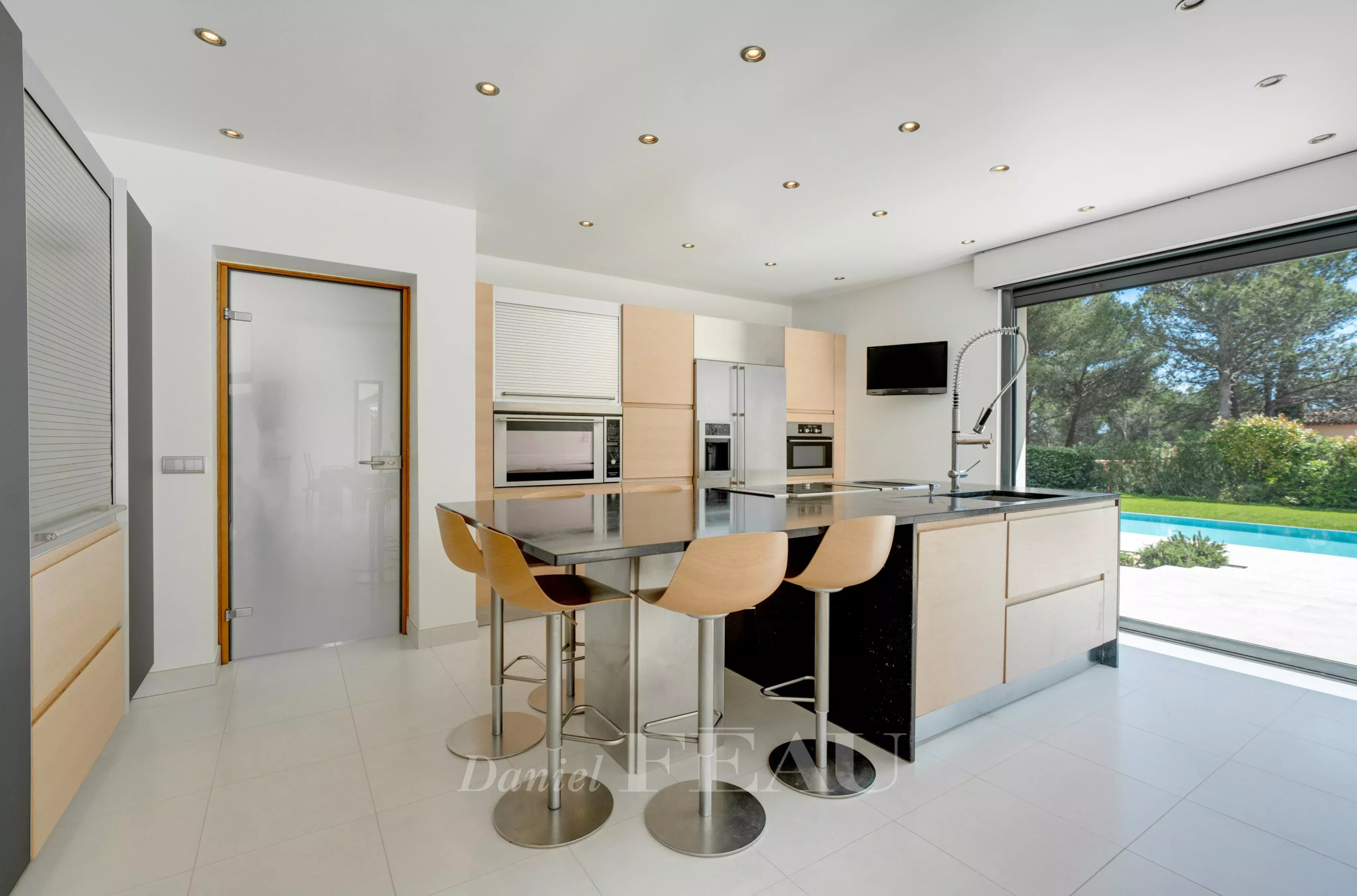 ced4670b500bdff2bffd3714d63451fe_331ce17a1a_4096-original