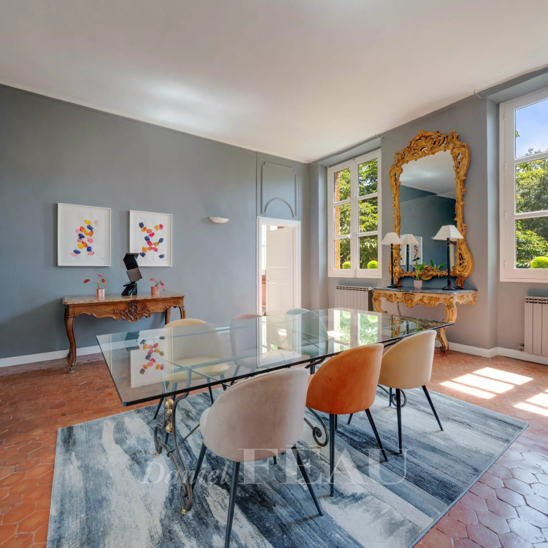 Luxury real estate photo | Charming Properties