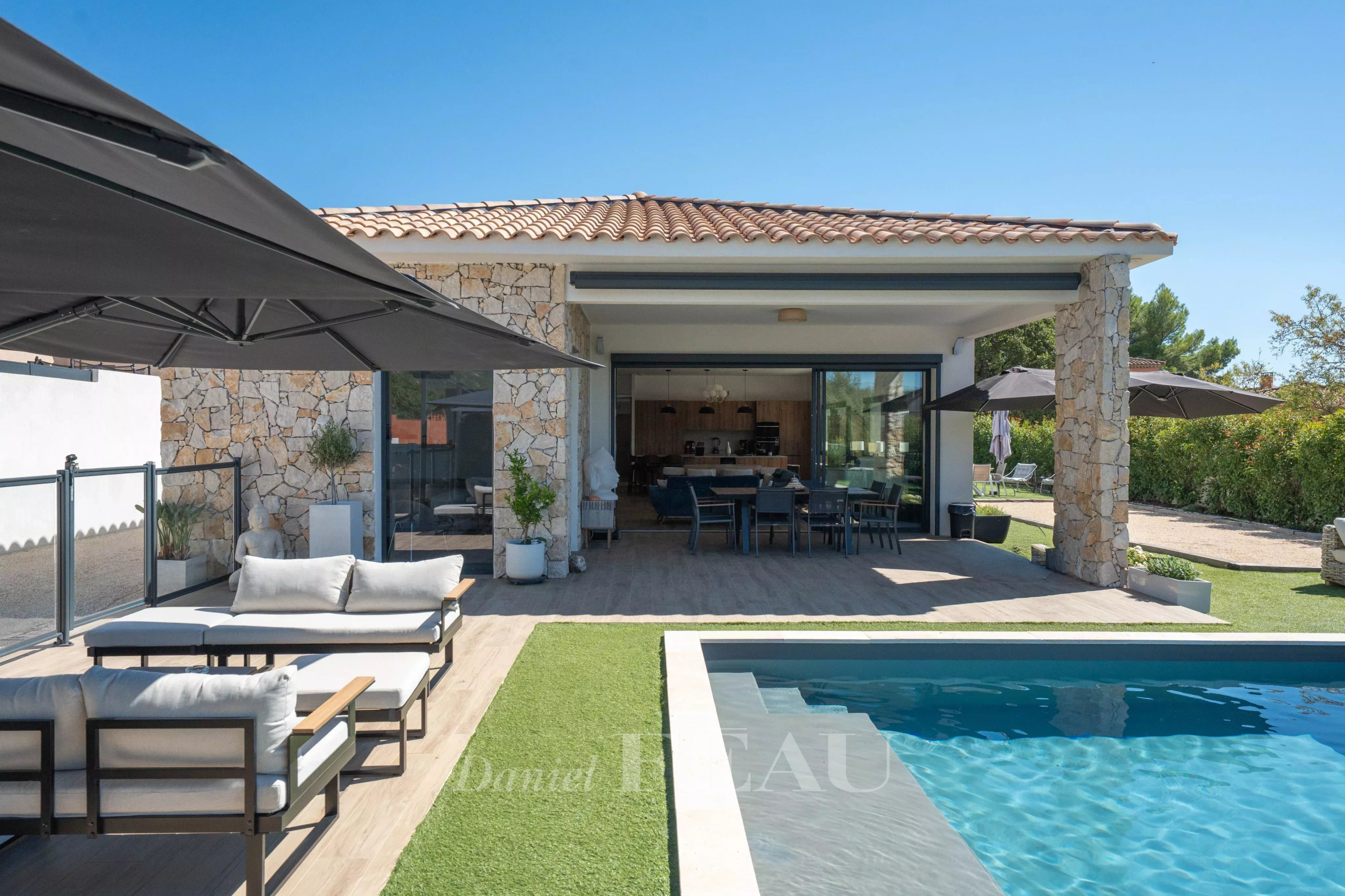 Maison contemporaine à Aix-en-Provence Maison contemporaine avec piscine et terrasse à Aix-en-Provence