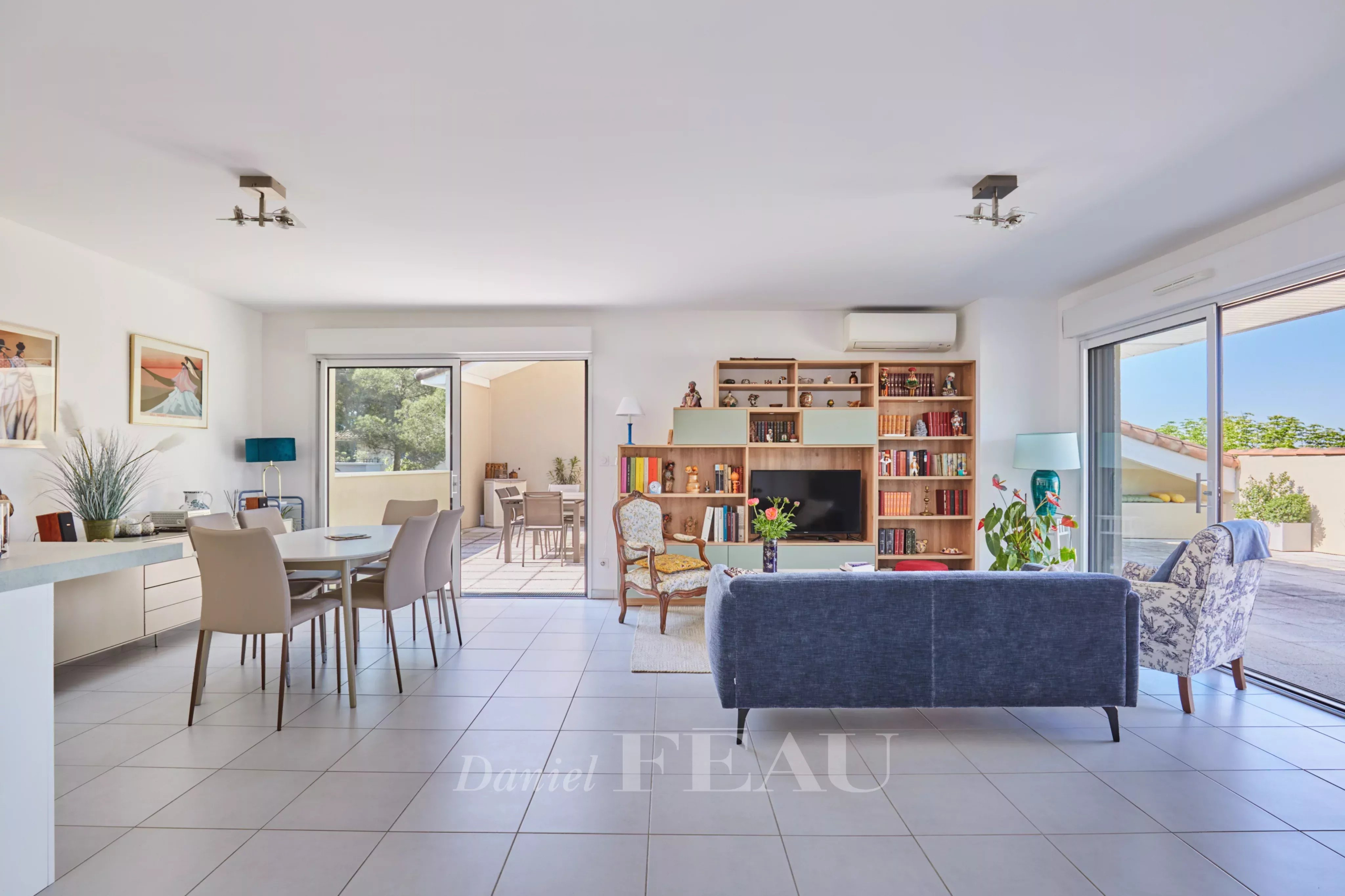 Appartement à Aix-en-Provence Intérieur d'un appartement lumineux avec terrasse à Aix-en-Provence.