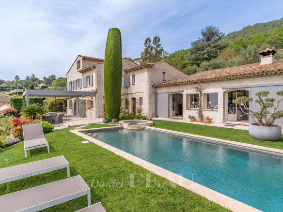 Vence – Maison provençale vue mer