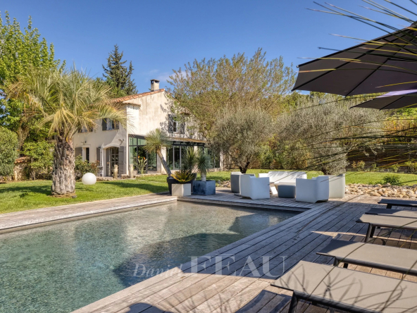 Campagne d’Aix en Provence – Mas du 18ème siècle entièrement rénové