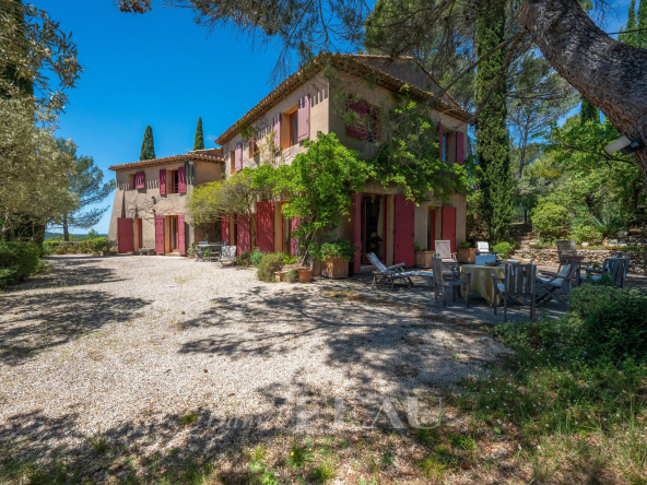 Le Tholonet – Propriété provençale avec vue Sainte Victoire