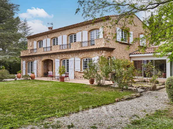 Aix en Provence - Family property on the heights