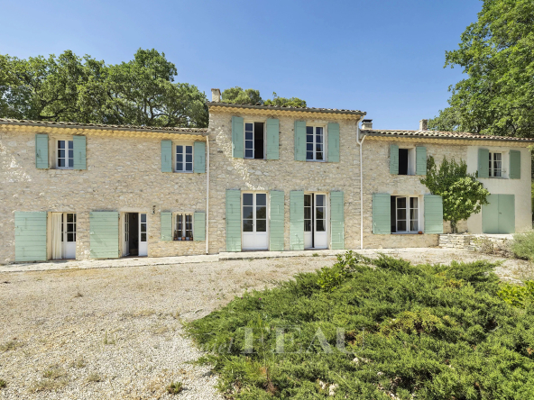 Aix en Provence - Property with 22ha