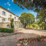 Belle demeure sur 2.5 ha avec vue panoramique et piscine