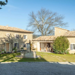 Exceptional farmhouse, fully renovated, on a 2.6 ha plot with swimming pool.