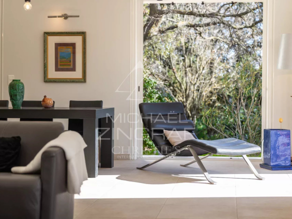 Cabrières-d'Avignon – Beautiful house with wooded grounds and swimming pool near the village