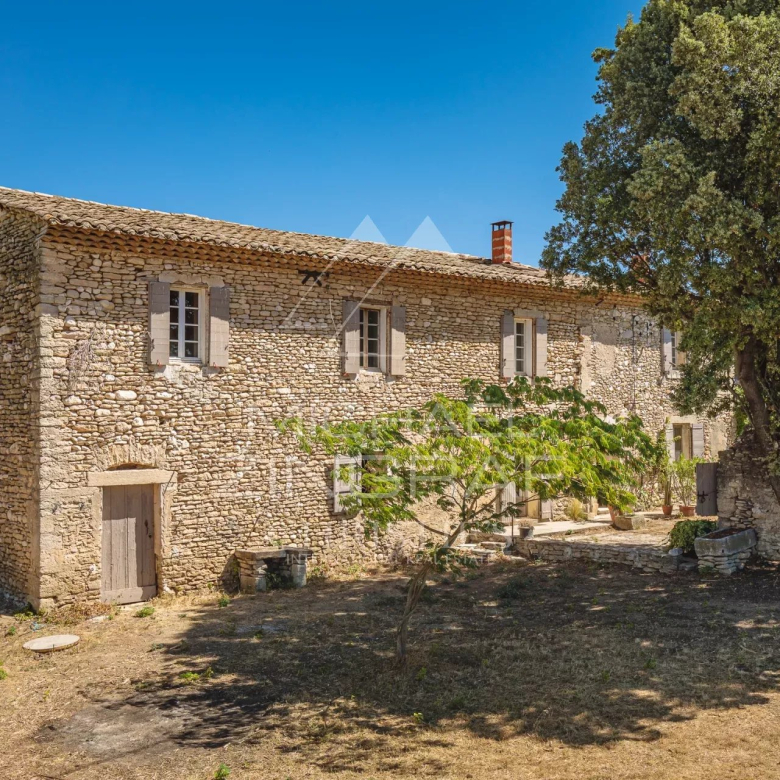 Superbe propriété avec vue imprenable sur le Luberon
