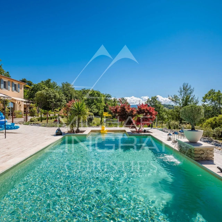 GORDES – Authentique mas XIXᵉ à rénover avec vue dominante