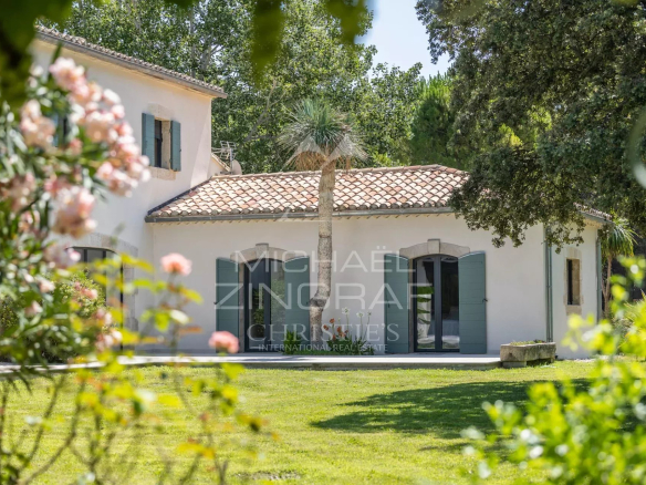 Luxury real estate photo | Charming Properties