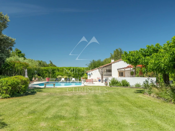 Mas en pierre avec piscine et jardin, Cavaillon