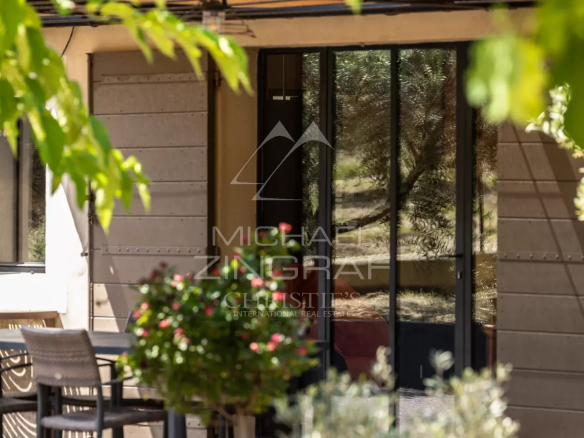 Maison de hameau à Oppède avec vue sur le Luberon et le Mont Ventoux.