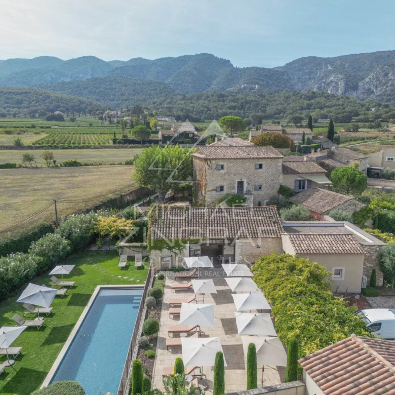 Luxury real estate photo | Charming Properties
