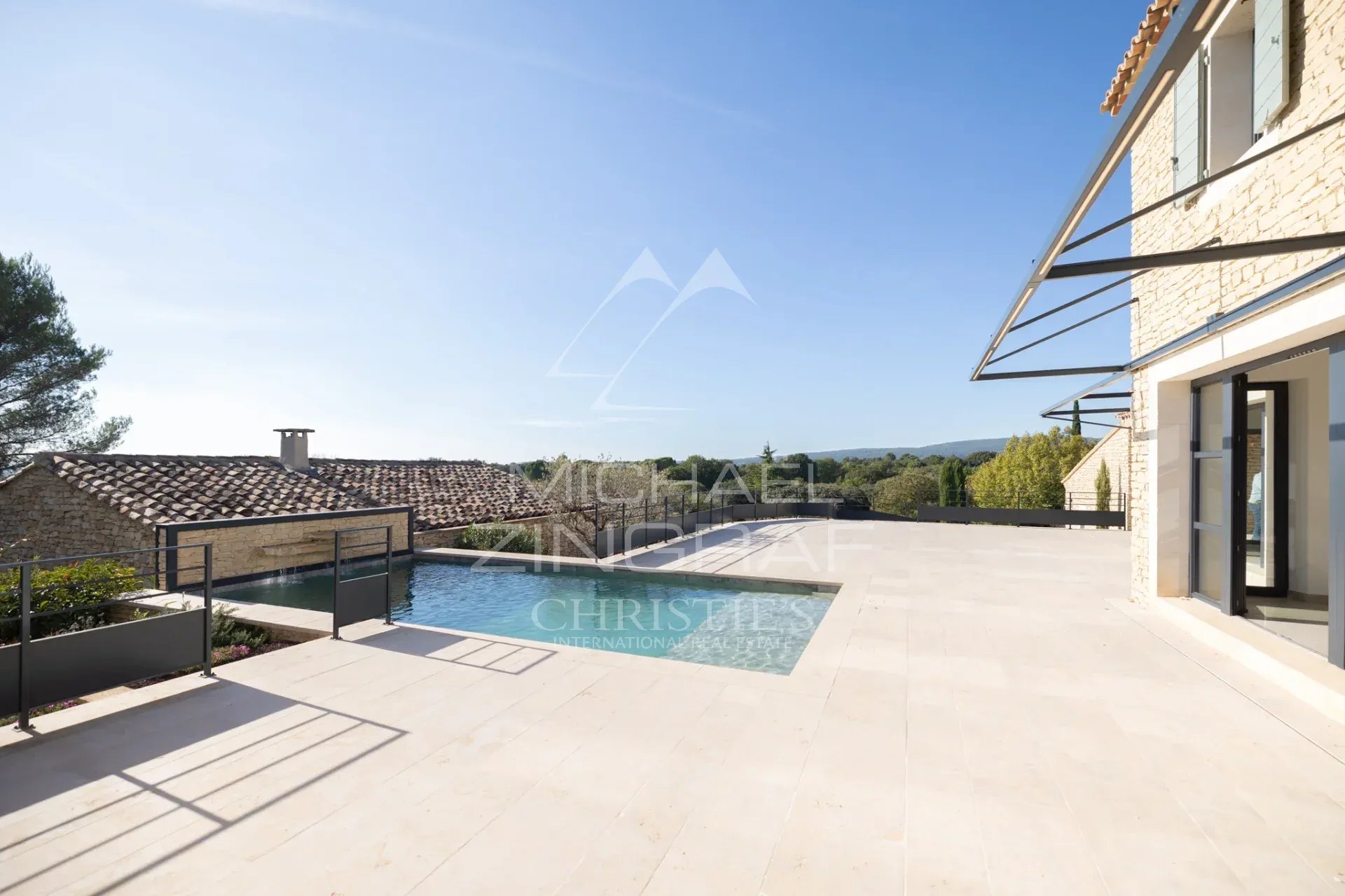 Contemporary villa in Gordes Contemporary villa in Gordes with swimming pool and views of the Luberon.