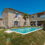 Grande maison de vacances avec piscine