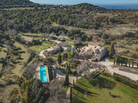 Proche de l’Isle sur la Sorgue – Remarquable Domaine 1,8 ha