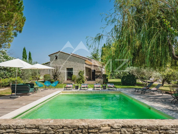 Gordes - Superb stone villa with views