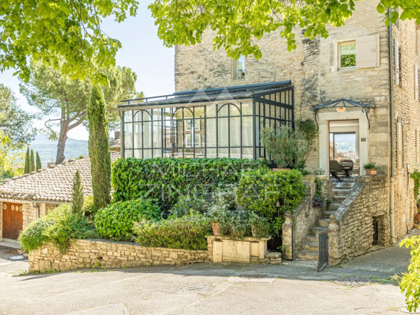 AUCTION. Exceptional village house with panoramic views