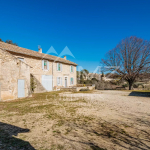 Gordes – Authentique ferme du XIXe à rénover