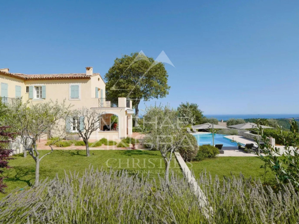 Magnifique propriété avec vue mer panoramique à pieds du village