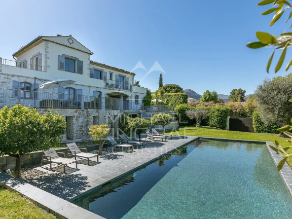 Near Saint-Paul de Vence – Superb architect-designed property