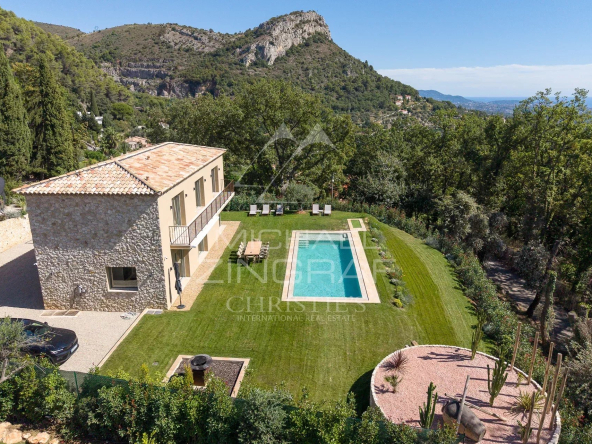 Proche Saint-Paul-de-Vence – Superbe propriété neuve provençale moderne