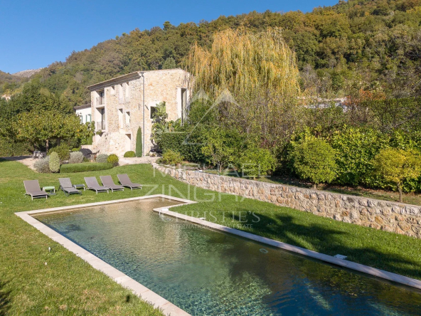 Vence – Charmante Villa en Pierre avec Vue Panoramique