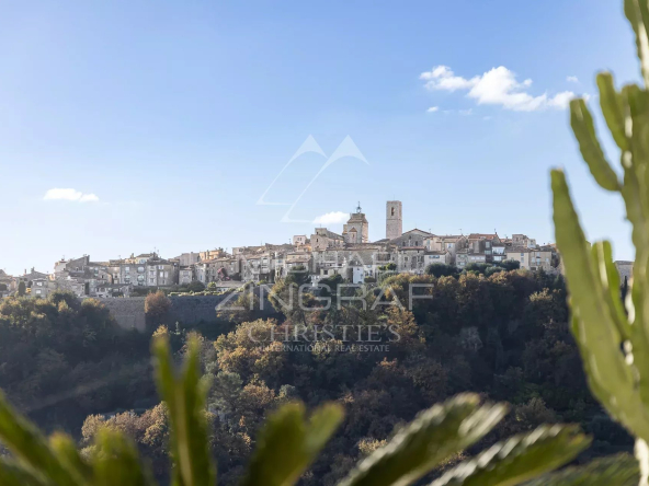 Exceptional villa with panoramic views of Saint-Paul de Vence