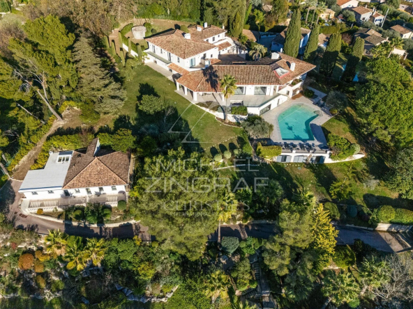 Vence – Propriété d’architecte avec vue dégagée sur Saint-Paul-de-Vence jusqu’à à la mer