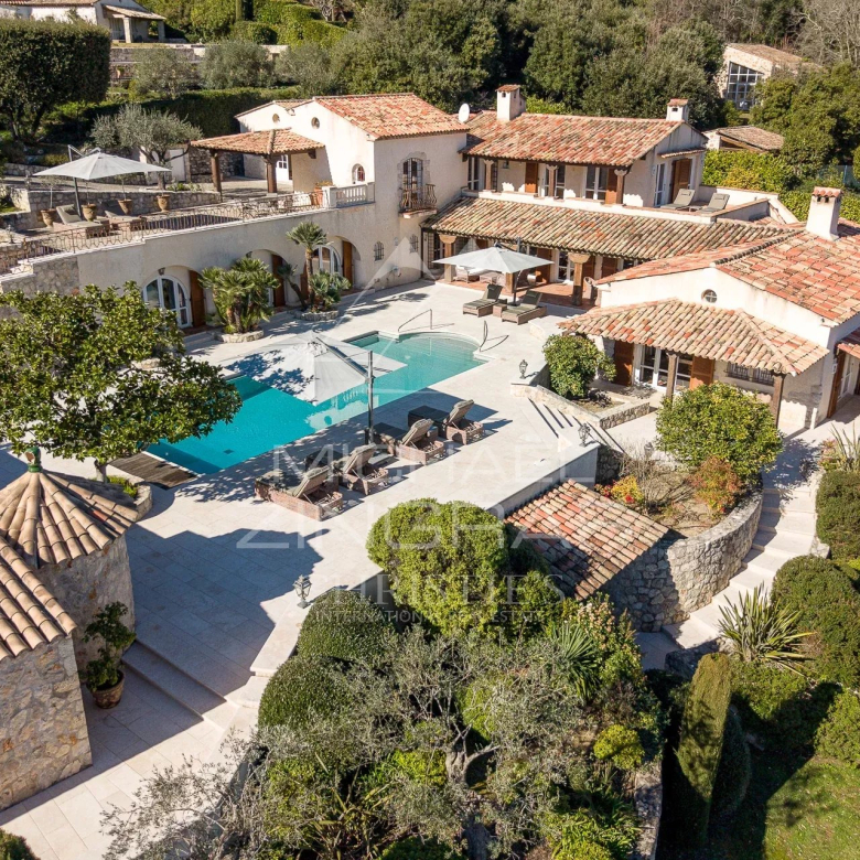 Near Saint-Paul-de-Vence – Superb new modern Provençal property