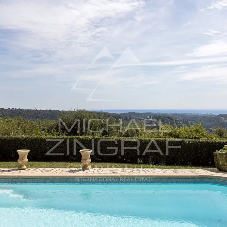 La Colle-sur-Loup : Villa provençale avec vue mer