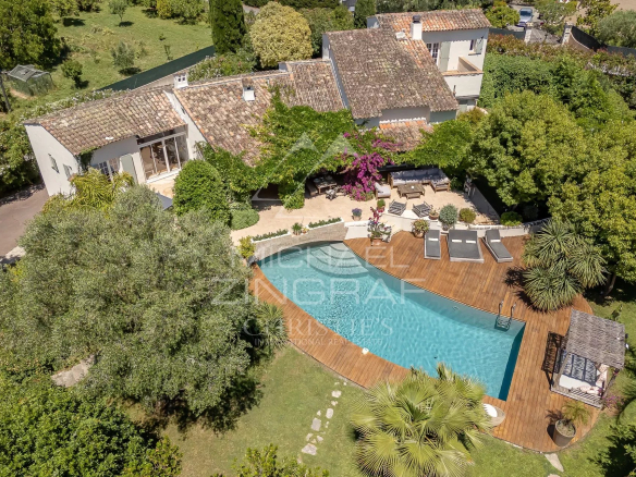 Saint-Paul-de-Vence : Propriété de charme au calme avec piscine